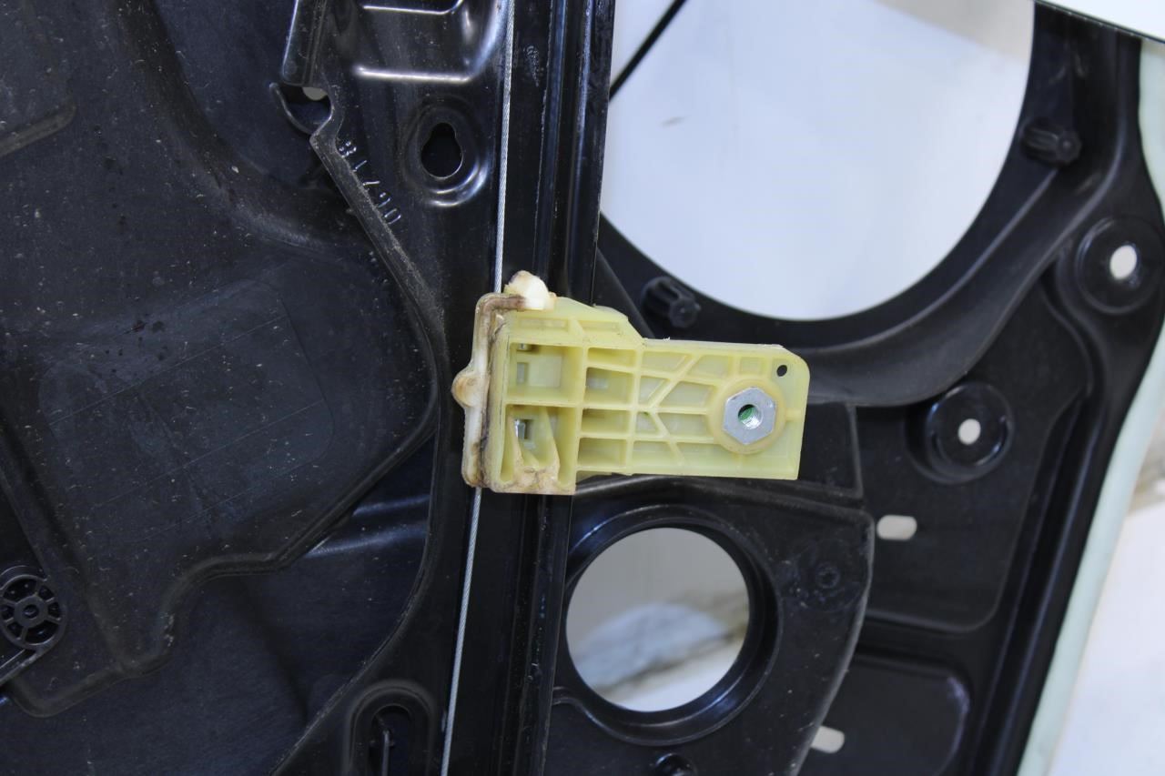 17-25 Jeep Compass Latitude Front LH Door Window Regulator w/ Carrier 68292083AA - Alshned Auto Parts