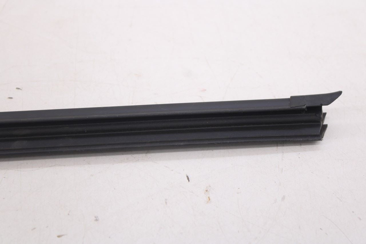 2019-2023 Hyundai Santa Fe SEL Front Right Door Run Channel w/ Belt Weatherstrip11