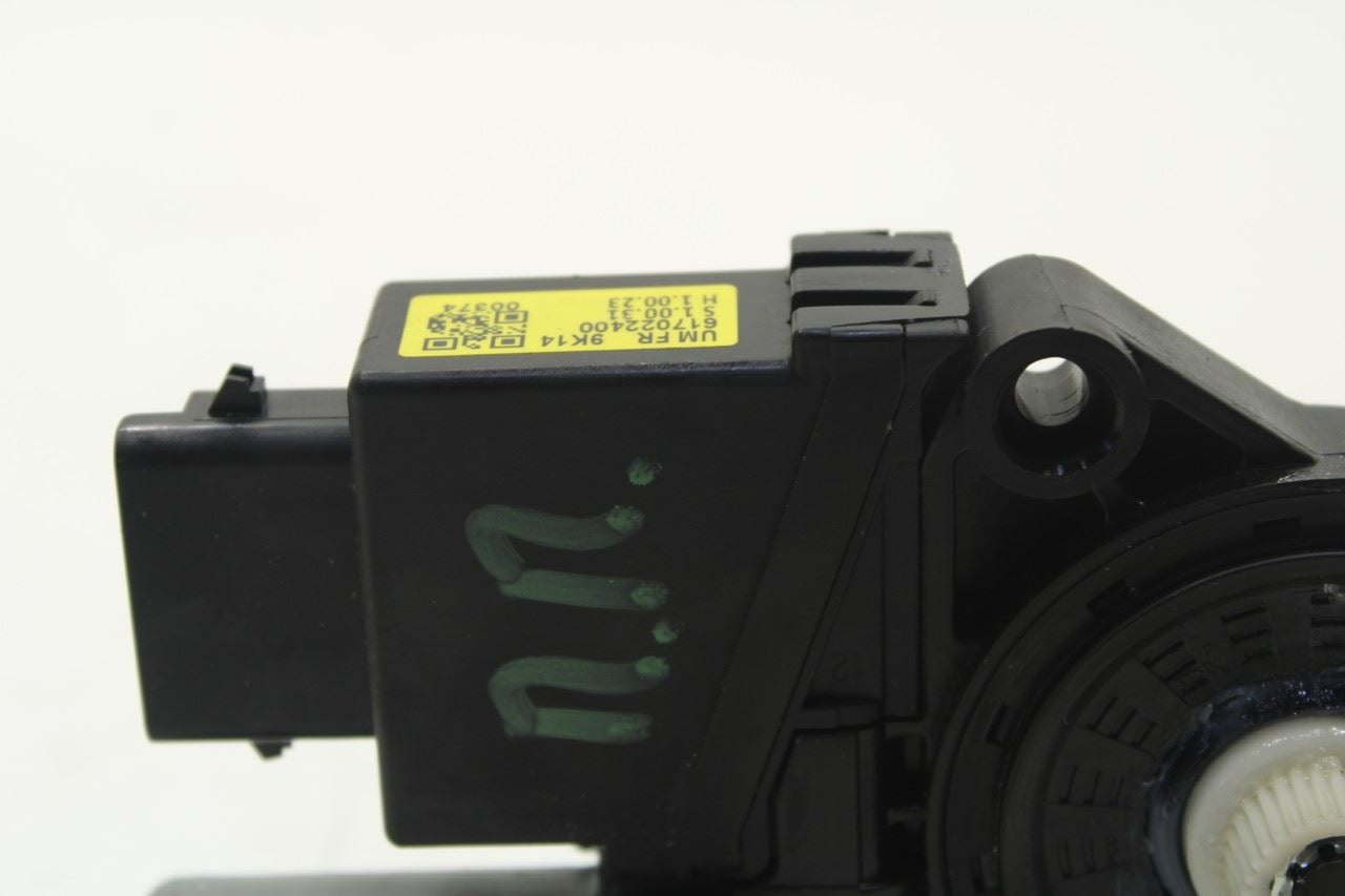 2019-2020 KIA Sorento LX Front Right Door Power Window Motor 82460-C5220 OEM - Alshned Auto Parts