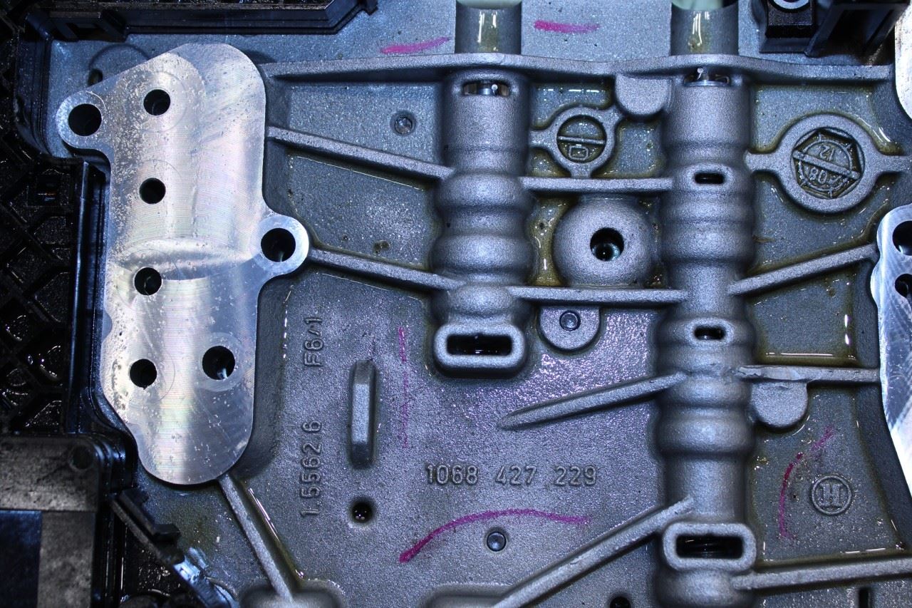 2010-2012 Jaguar XF 5.0L RWD Auto Transmission Valve Body with Oil Pan C2D19587 - Alshned Auto Parts