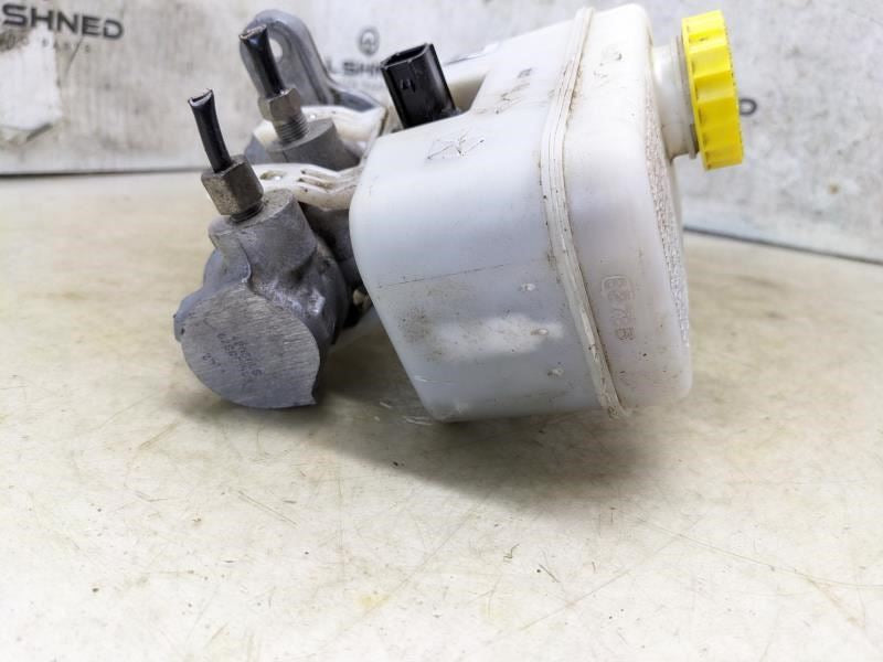 2009-2018 Jeep Wrangler Brake Master Cylinder w/ Reservoir 68057474AD OEM - Alshned Auto Parts