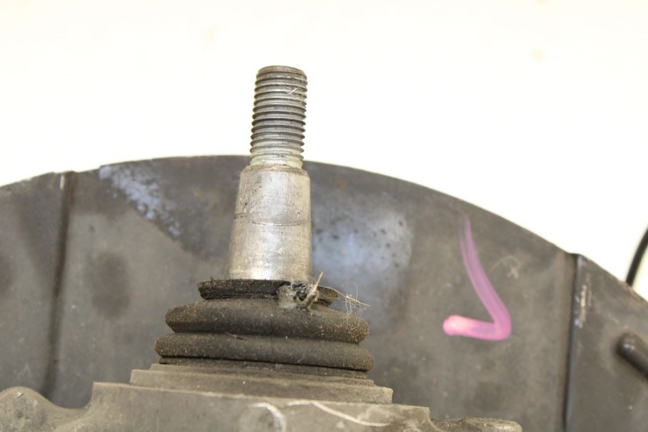 2019-2022 Jeep Cherokee Latitude Front Left Side Spindle Knuckle Hub 68305297AB - Alshned Auto Parts