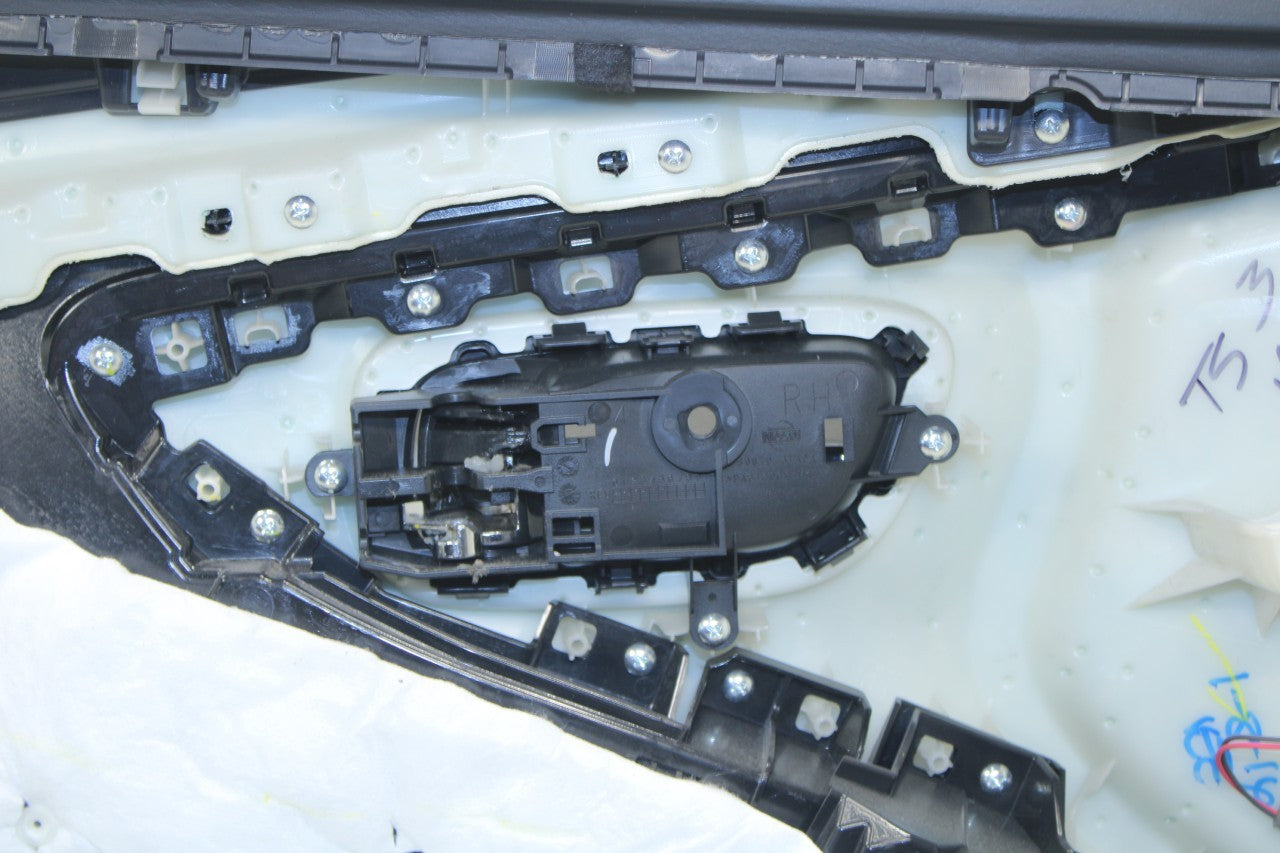 2015-2018 Nissan Murano Platinum Front Right Door Trim Panel 80900-5AD2D OEM - Alshned Auto Parts