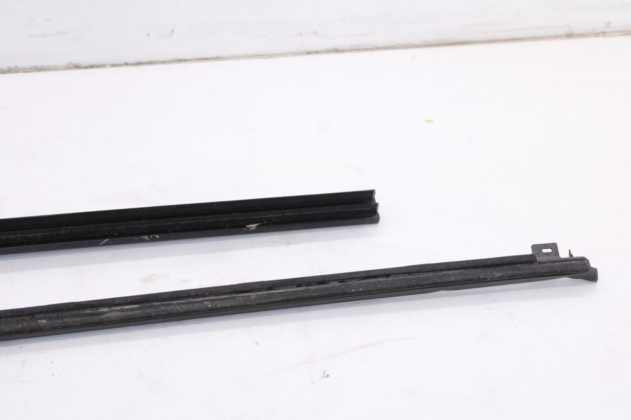 15-23 Ford Mustang Conv V6 2Dr Front Left Door Outer and Inner Belt Weatherstrip4