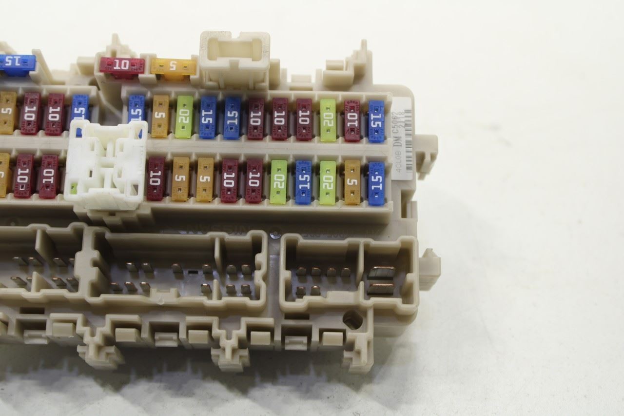 17-22 Nissan Rogue Sport SL AWD Cabin Instrument Panel Fuse Relay Junction Block - Alshned Auto Parts