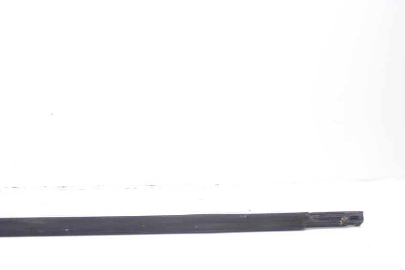 17-24 Chrysler Pacifica Front Right Door Window Outside Belt Molding 68188788AG - Alshned Auto Parts