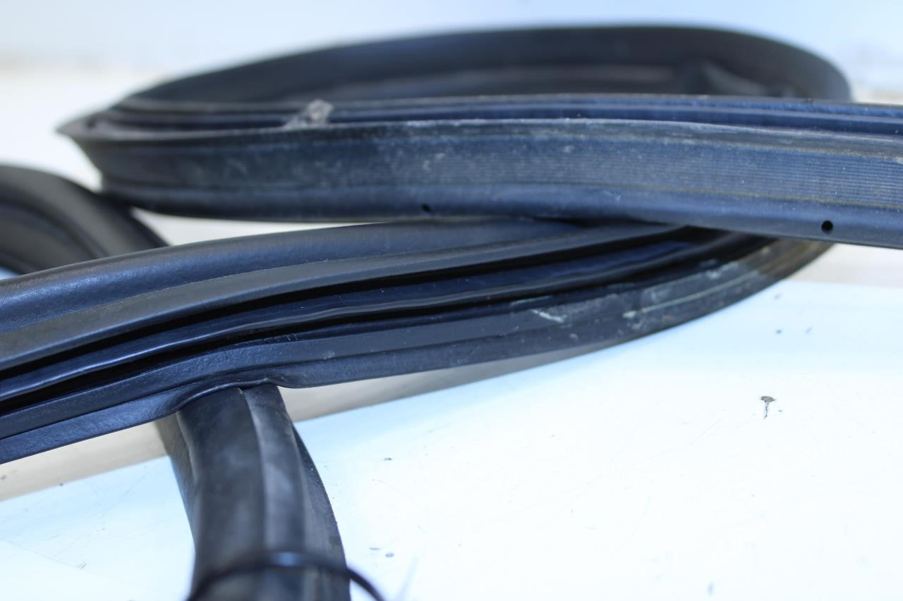 2018-2023 Kia Stinger GT1 Liftgate Tailgate Back Door Weatherstrip 87321-J5000 - Alshned Auto Parts