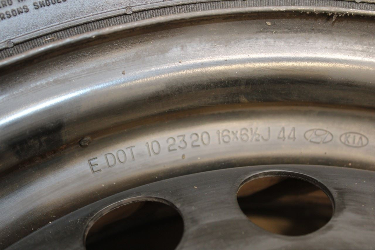 2020-2024 Kia Soul Steel Wheel Tire Nexen 205/60R16 Set of 4 52910-J9000 OEM - Alshned Auto Parts