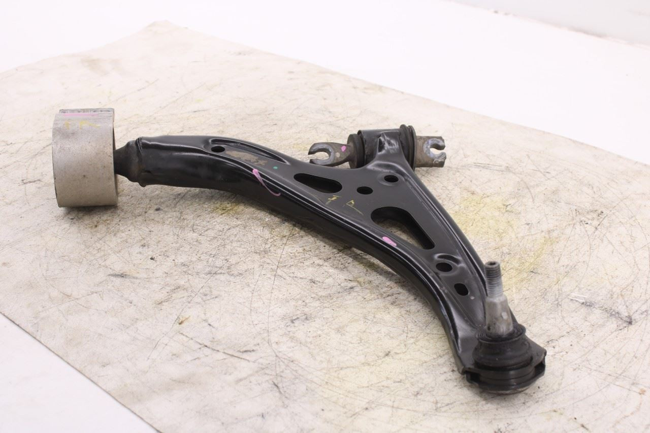 2018-2024 Chevrolet Equinox LT FWD Front Right Lower Control Arm 87821886 OEM4