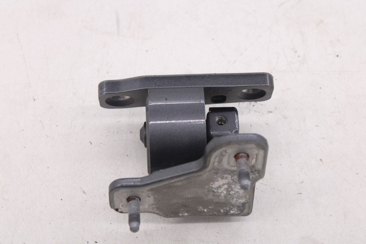 2015-2021 Mercedes-Benz C300 4Matic Front Right Side Door Hinge Upper and Lower10