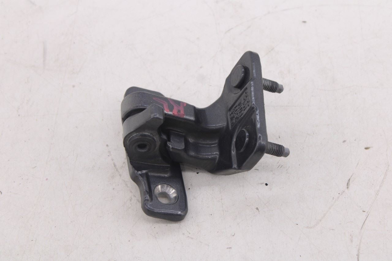 2015-21 Mercedes-Benz C300 4Matic Rear Left Side Door Hinge Upper and Lower Pair15