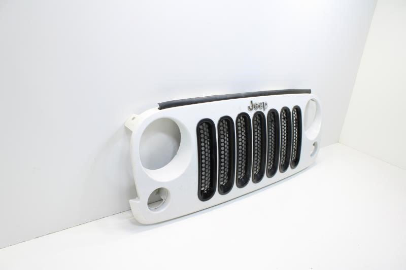 2009-2018 Jeep Wrangler Front Radiator Grille 1BM91TRM OEM *ReaD* - Alshned Auto Parts