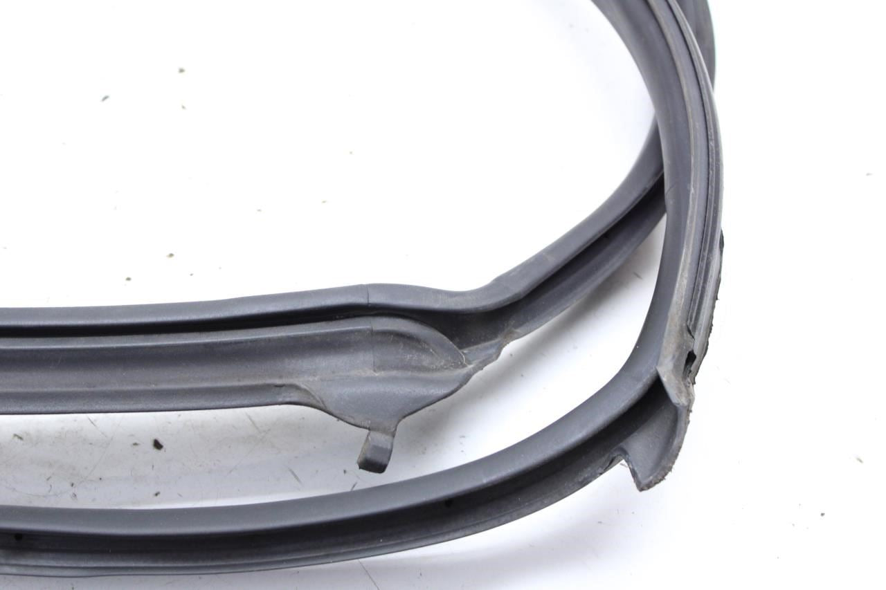 2014-2016 Maserati Ghibli Front Right Door Weatherstrip On Body 670108175 OEM - Alshned Auto Parts