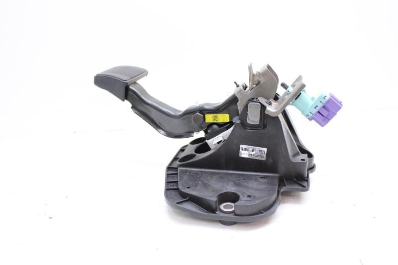 19-20 Jeep Cherokee Brake Foot Stop Pedal w/ Stop Light Switch 68306539AA OEM - Alshned Auto Parts