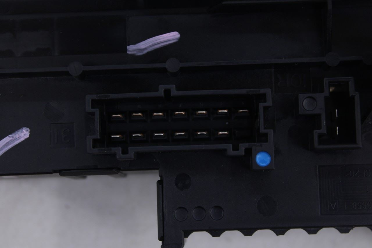 2010-16 Mercedes-Benz E350 Luxury 3.5L Rear Trunk SAM Fuse Relay Junction Block12