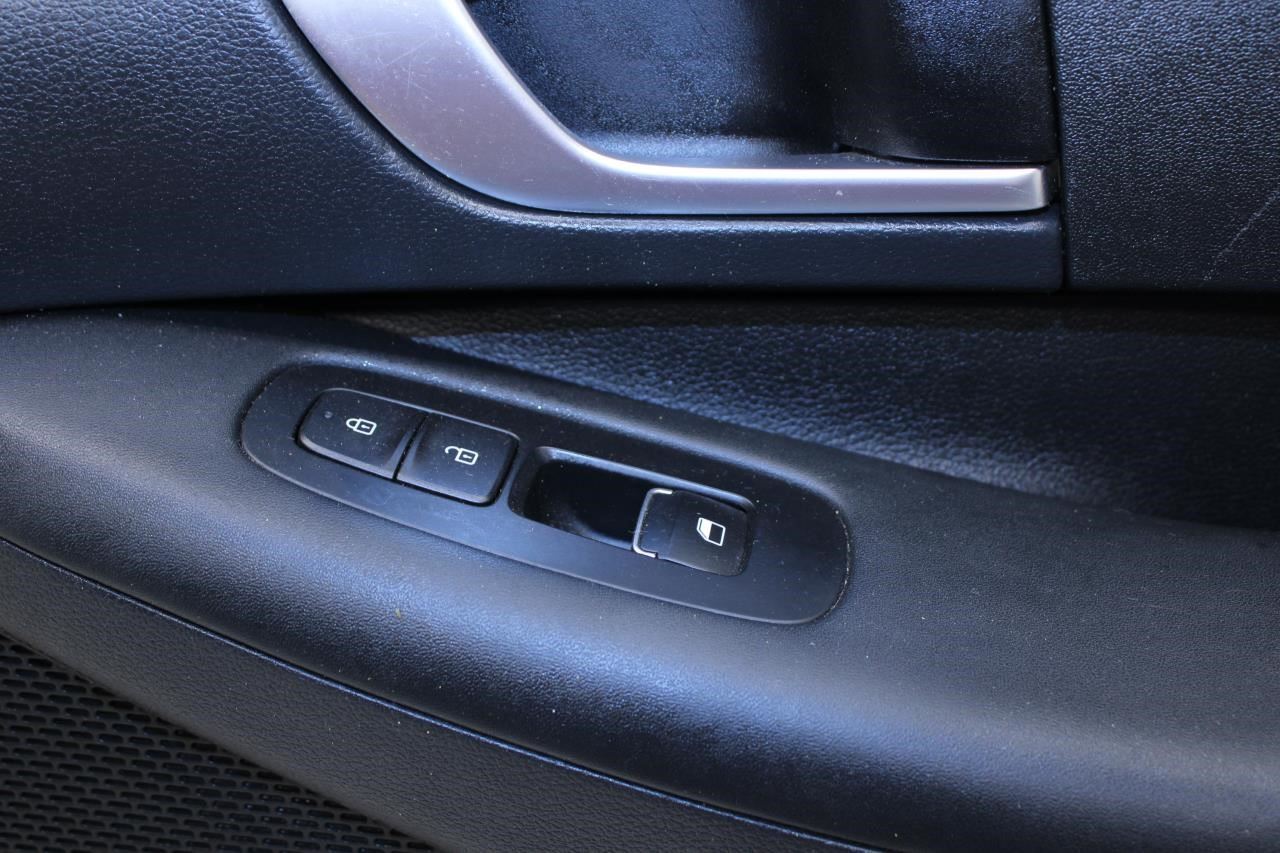 2020-22 Hyundai Sonata SE Front Right Passenger Door Trim Panel 82302-L0000-NNB - Alshned Auto Parts