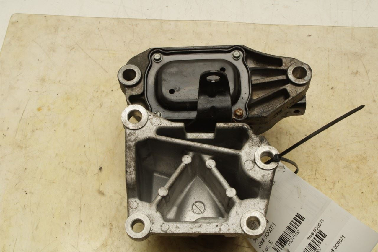 2016-2020 Kia Optima LX 2.4L FWD Transmission Mount Bracket 21830-D4100 OEM - Alshned Auto Parts