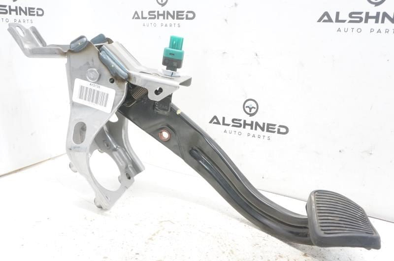 21-26 Hyundai Santa Fe SEL Brake Pedal Assembly w/ Bracket and Stop Light Switch - Alshned Auto Parts
