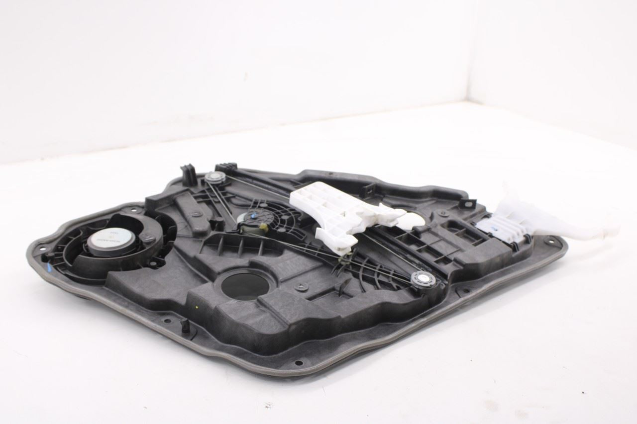 2021-26 Hyundai Elantra SE Rear Right Door Window Regulator w/ Carrier and Motor14