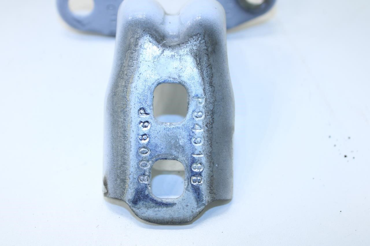 2017-2023 GMC Acadia SLT-1 Front LH Door Hinge Upper and Lower Pair 13583618 OEM - Alshned Auto Parts