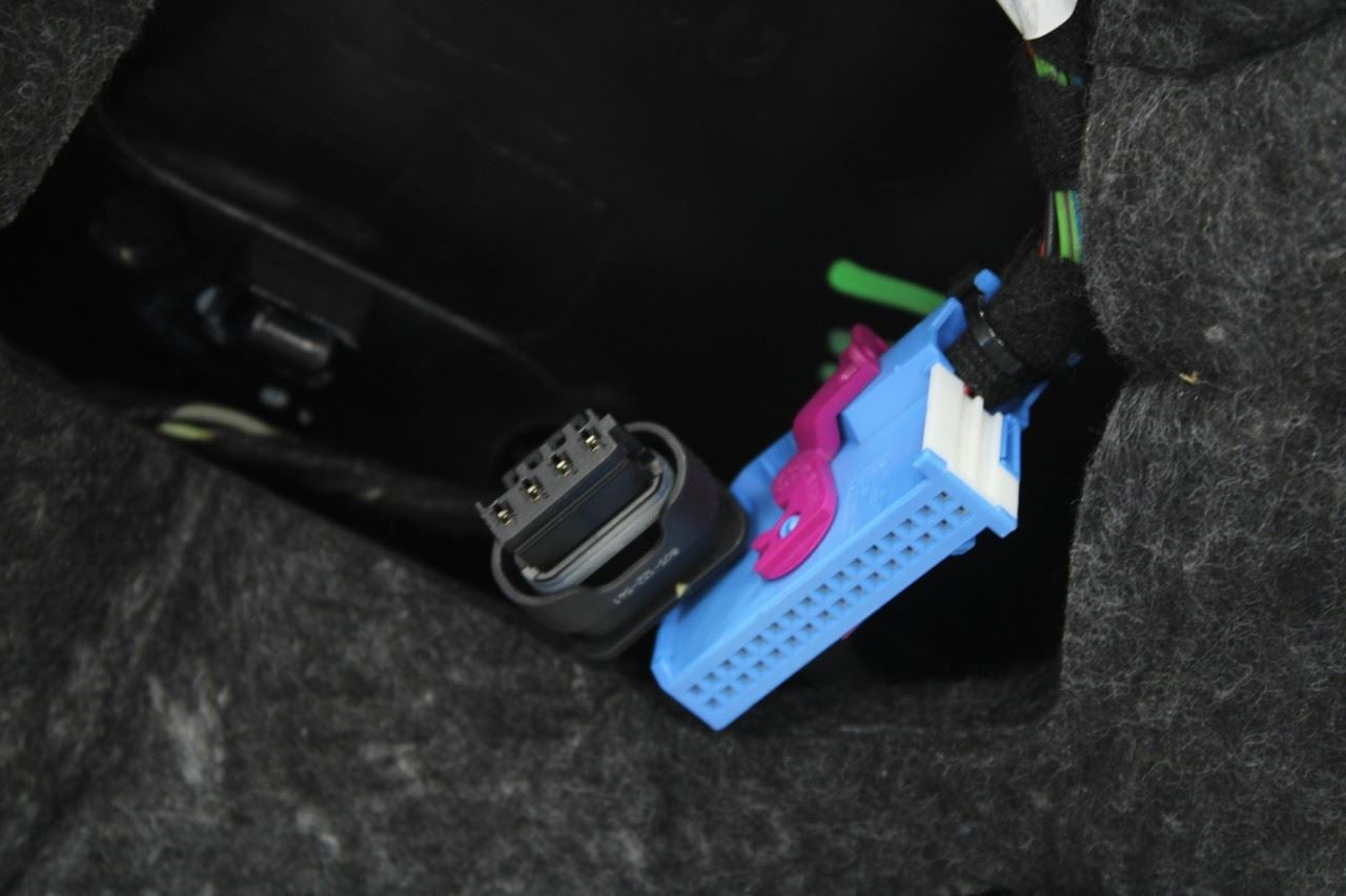 2013-16 Porsche Panamera 4 Front Right Passenger Door Trim Panel 970555912067P8 - Alshned Auto Parts