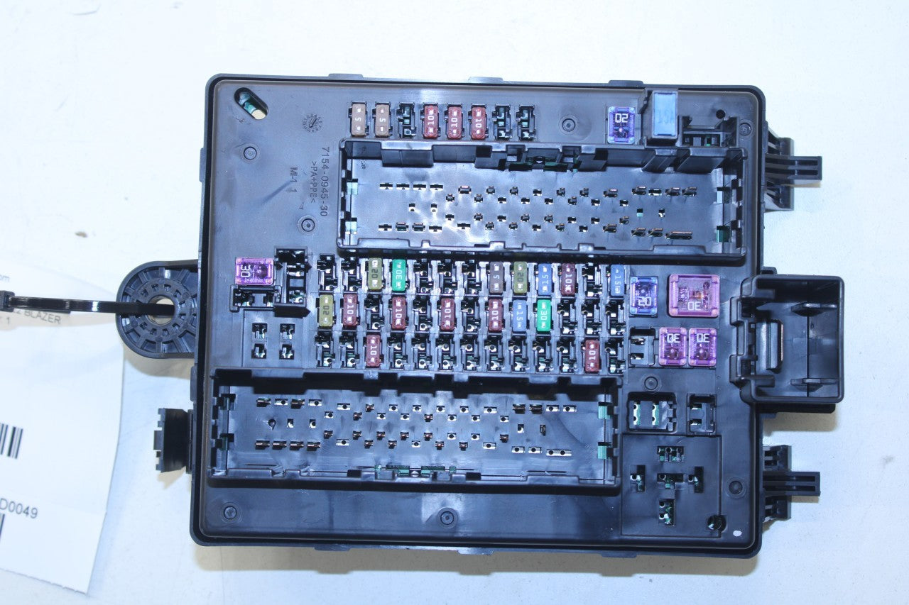 2019-24 Chevrolet Blazer 2LT 2.0L Rear Trunk Fuse Relay Junction Block 84412832 - Alshned Auto Parts