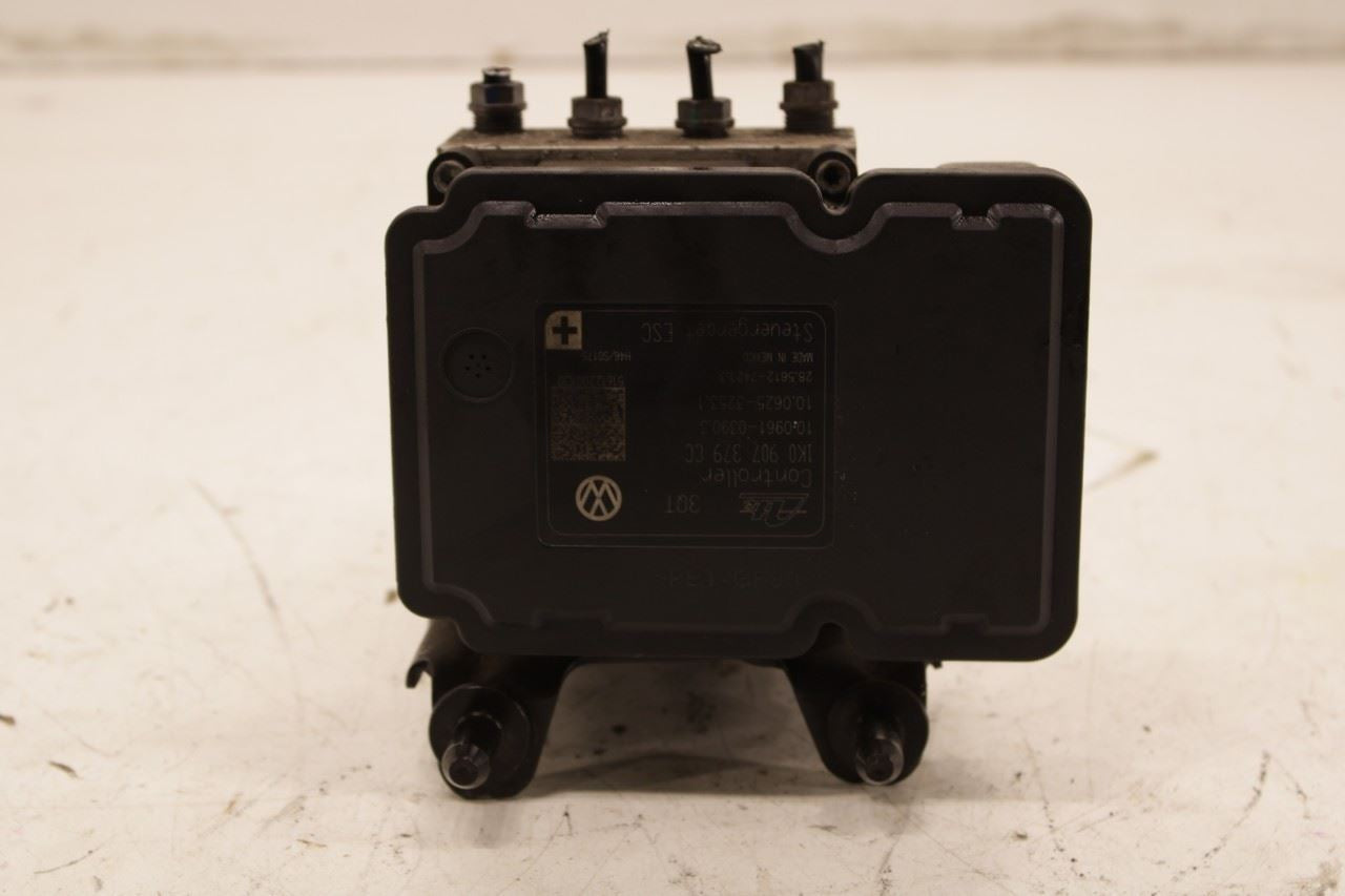 2016-2019 Volkswagen Passat SE 1.8L FWD ABS Anti Lock Brake Pump Control Module5