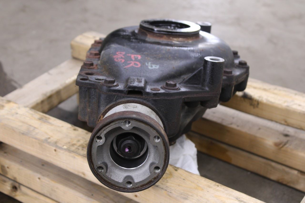 2010-12 Land Rover Range Rover HSE 5.0L 4WD Front Differential Carrier LR010798 - Alshned Auto Parts