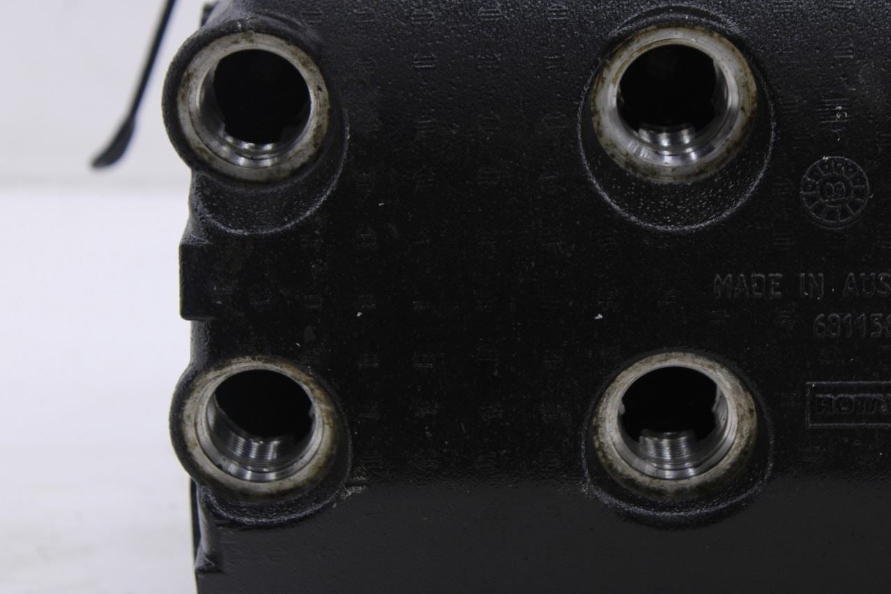 2010-2011 SeaDoo/BRP GTX IS (215) Engine Cylinder Block 420892461 OEM10