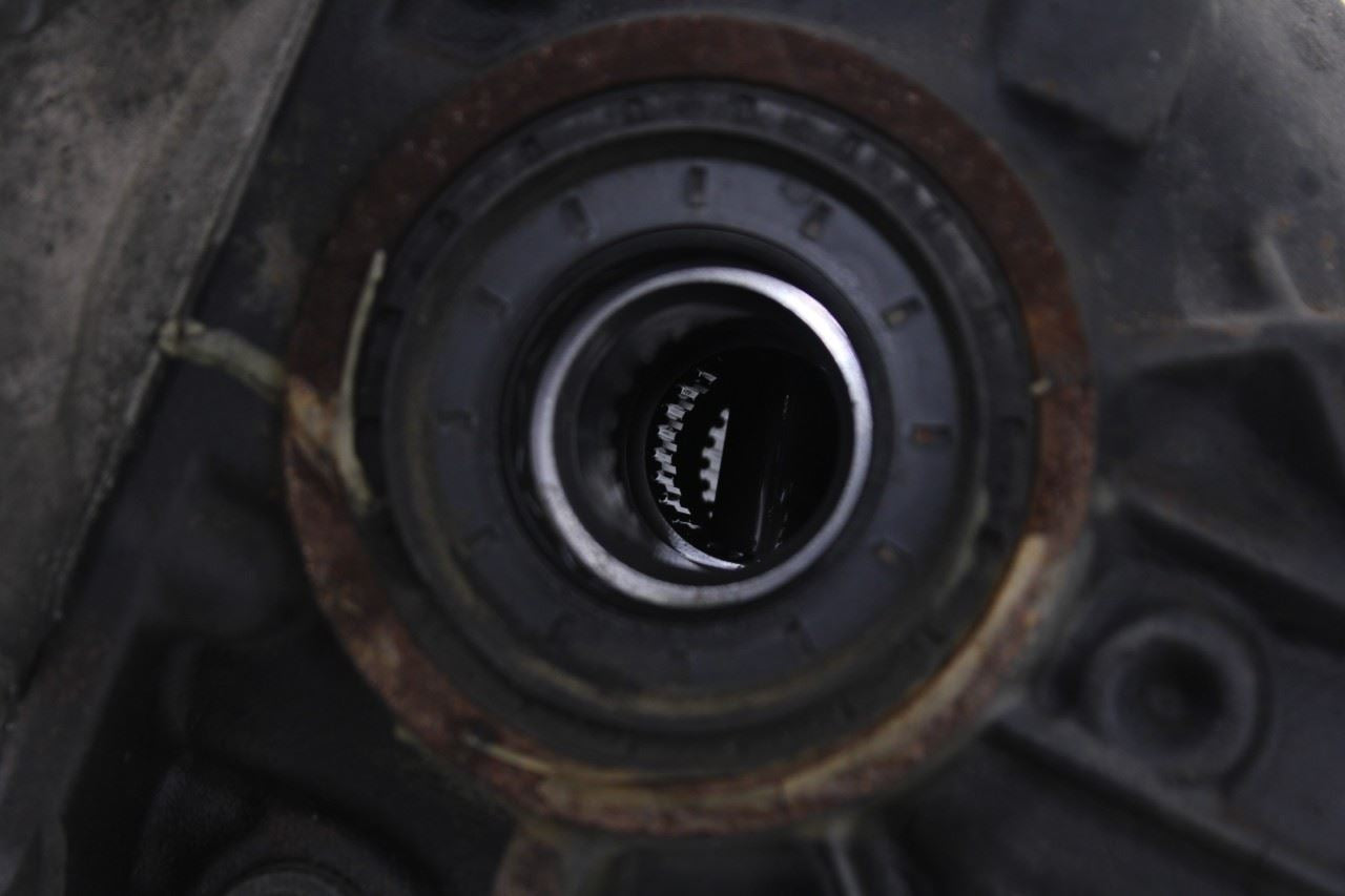2016-17 Mercedes-Benz C300 4Matic 2.0L AWD Rear Differential Carrier 3.07 ratio13