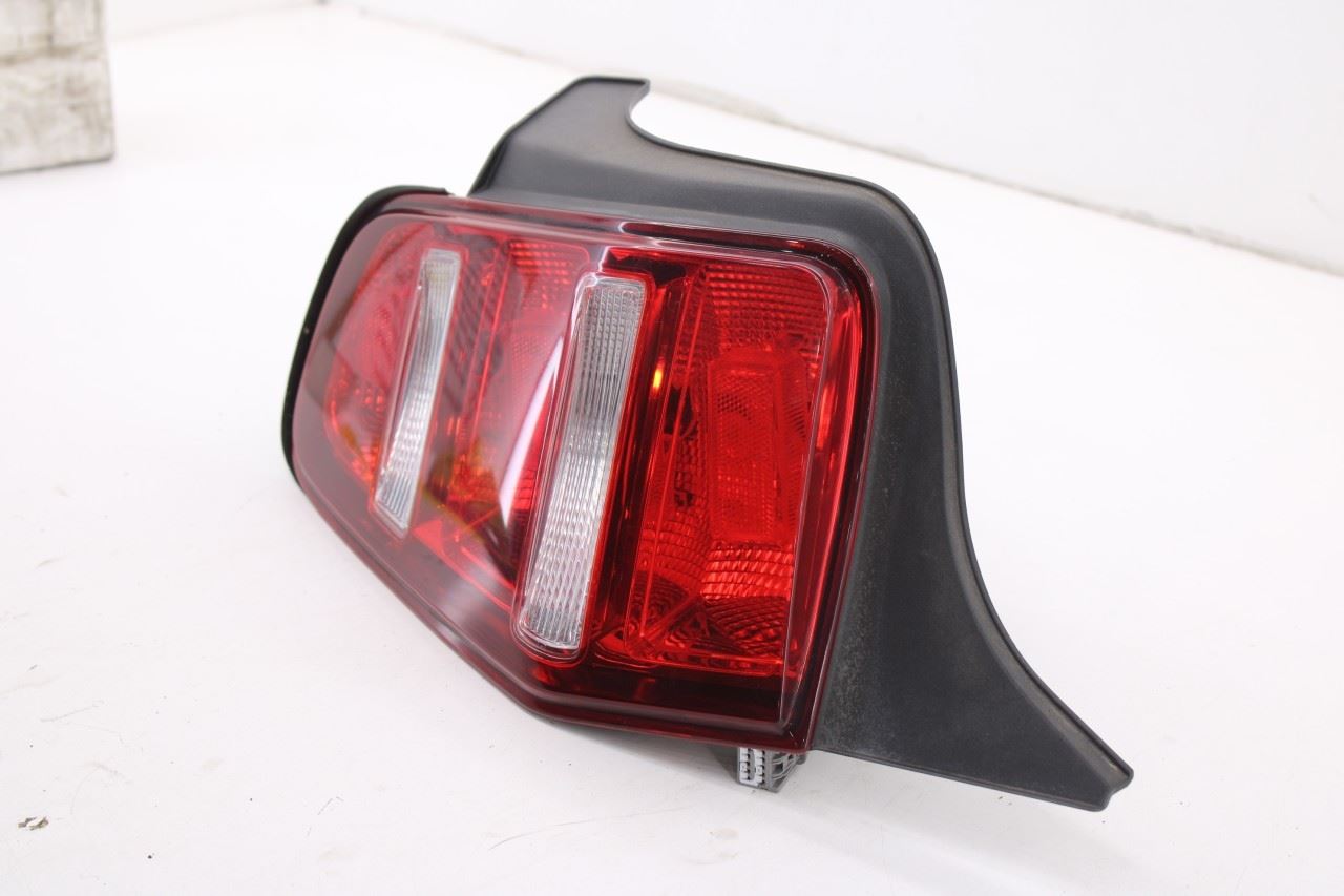 2010-12 Ford Mustang Conv V6 Rear Left Driver Side Tail Light Lamp AR33-13B505-A4