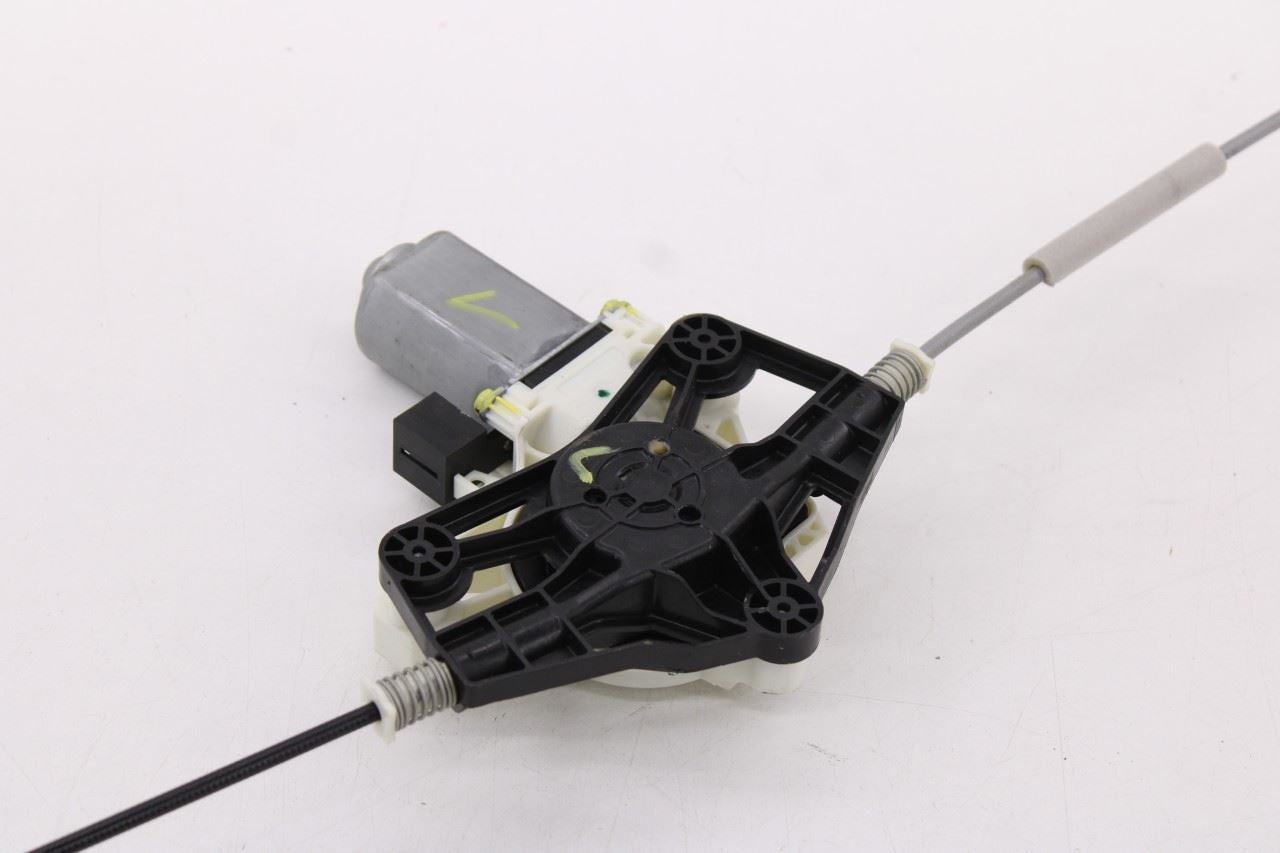 2019-2026 Volkswagen Jetta SE Front Right Side Door Window Regulator w/ Motor2