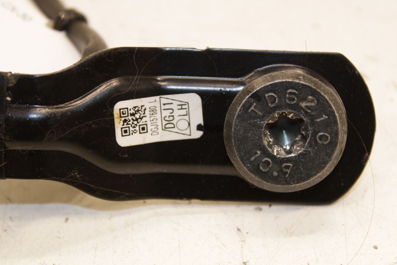 21-25 Mazda CX30 S 2.5L AWD Front Driver LH Side Seat Belt Buckle DGJ157680 OEM - Alshned Auto Parts