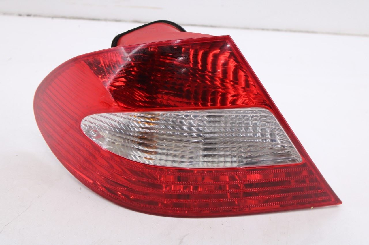 06-09 Mercedes-Benz CLK 350 Rear Left Driver Side Tail Light Lamp 209-820-13-640