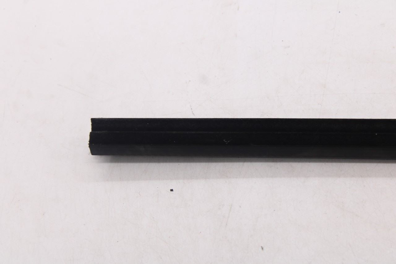 18-26 Ford Expedition Max XLT Front LH Door Run Channel w/ Belt Weatherstrip Set14