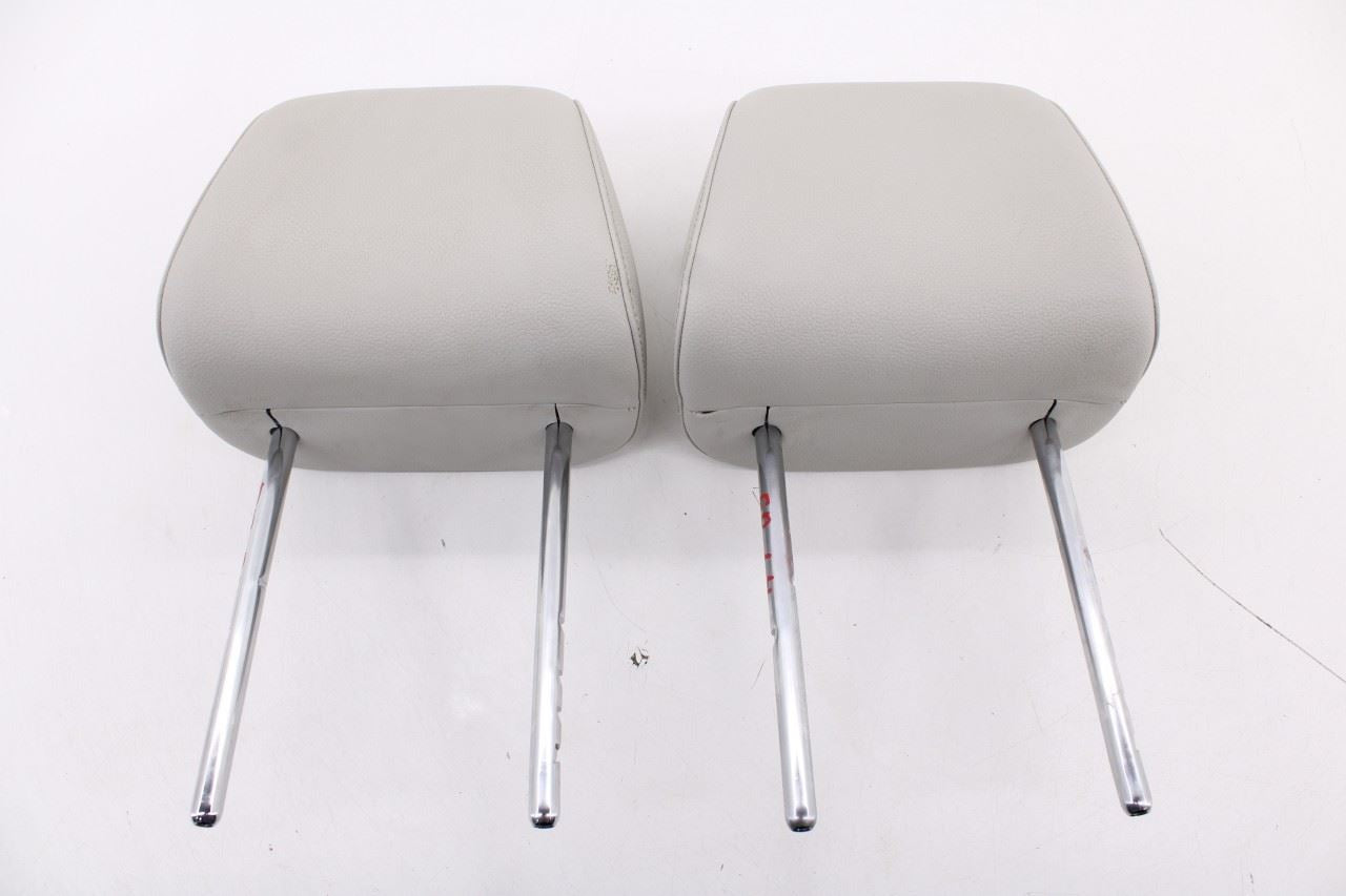 2015-18 Volkswagen Jetta Sport 1.8L Front Right and Left Side Seat Headrest Set0