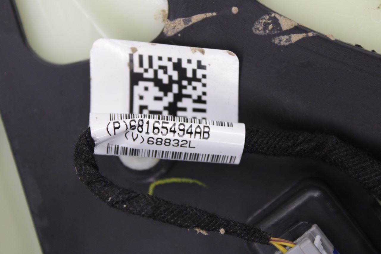 2017-2018 Jeep Cherokee Limited Front Right Side Door Trim Panel 6MD222X9AA OEM - Alshned Auto Parts