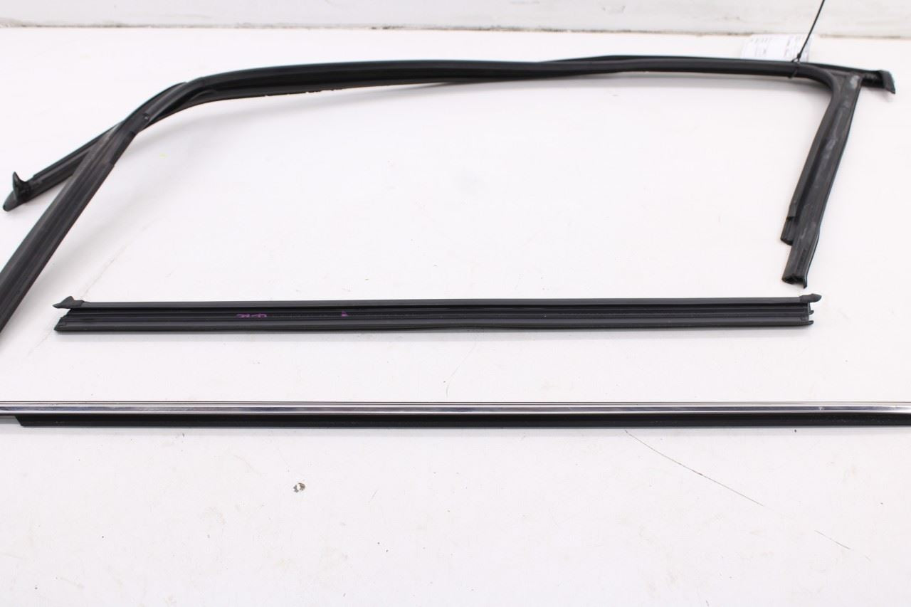 19-26 Volkswagen Jetta SE FR RH Door Run Channel w/ Belt Weatherstrip Set *ReaD* - Alshned Auto Parts