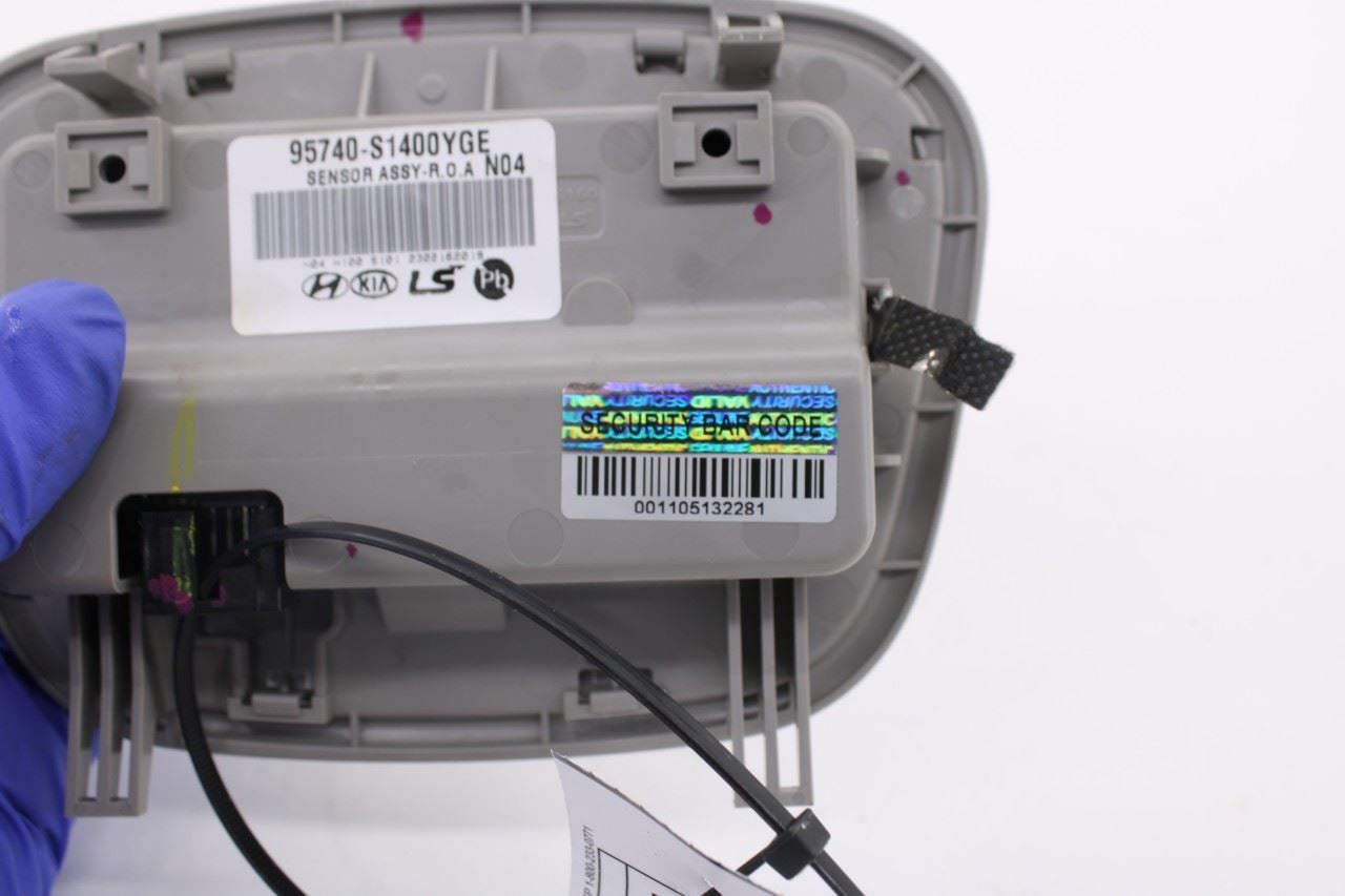 19-23 Hyundai Santa Fe SEL Inner Rear Roof Occupant Alert Sensor 95740-S1400-YGE7