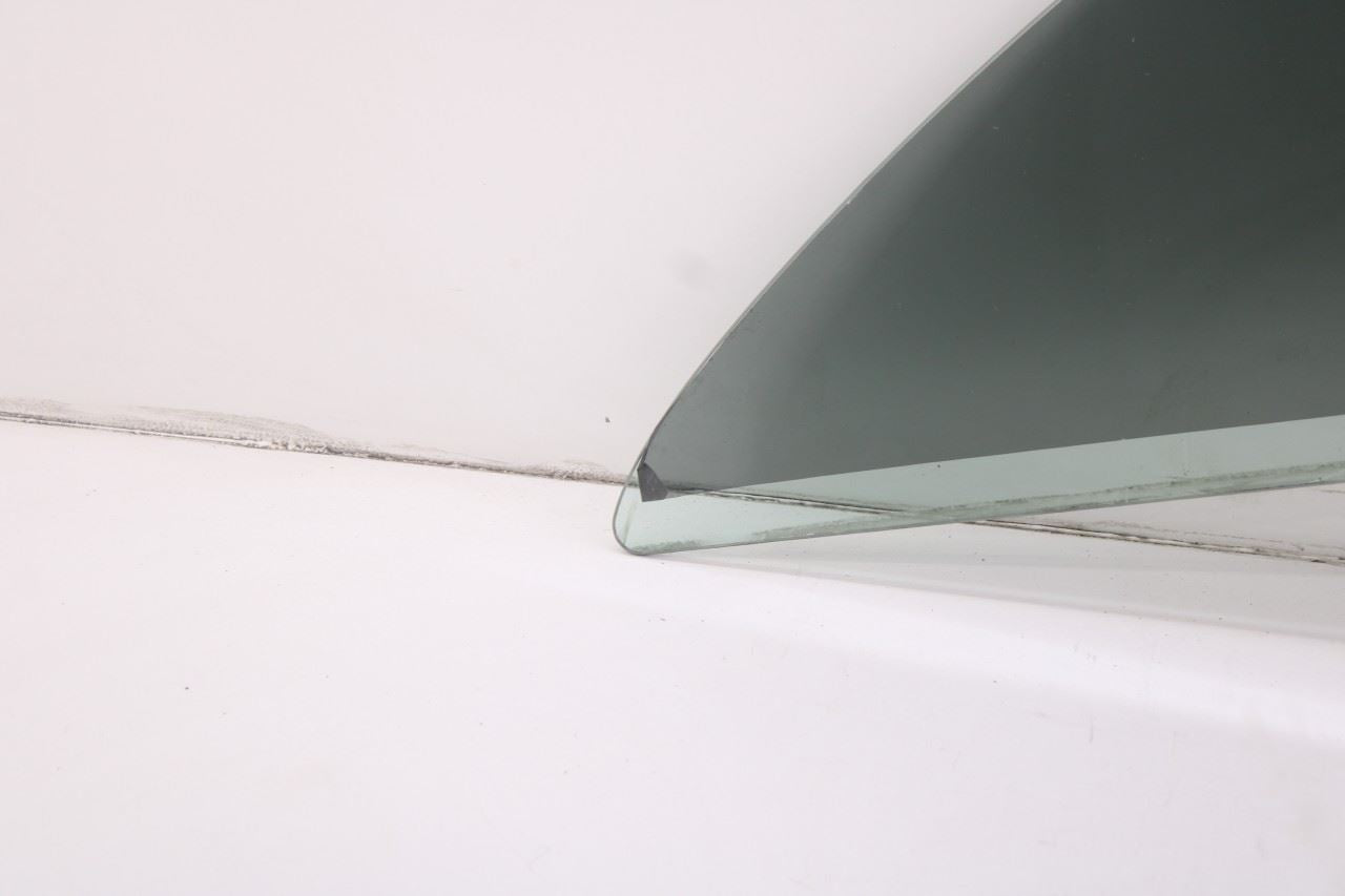 2006-2009 Mercedes-Benz CLK350 Rear Left Quarter Window Fixed Glass 20967001108