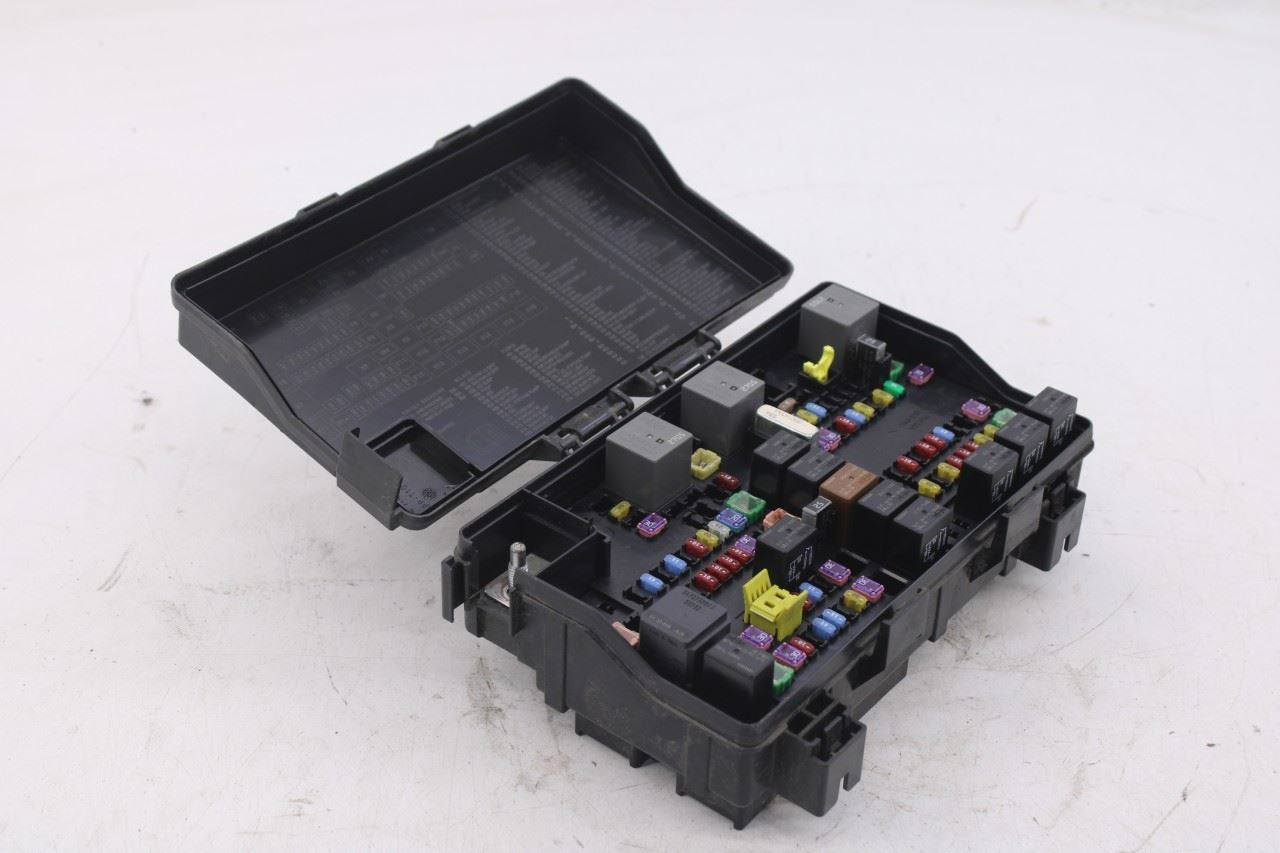19-21 Jeep Grand Cherokee Laredo Intelligent Power Distribution Center Fuse Box - Alshned Auto Parts