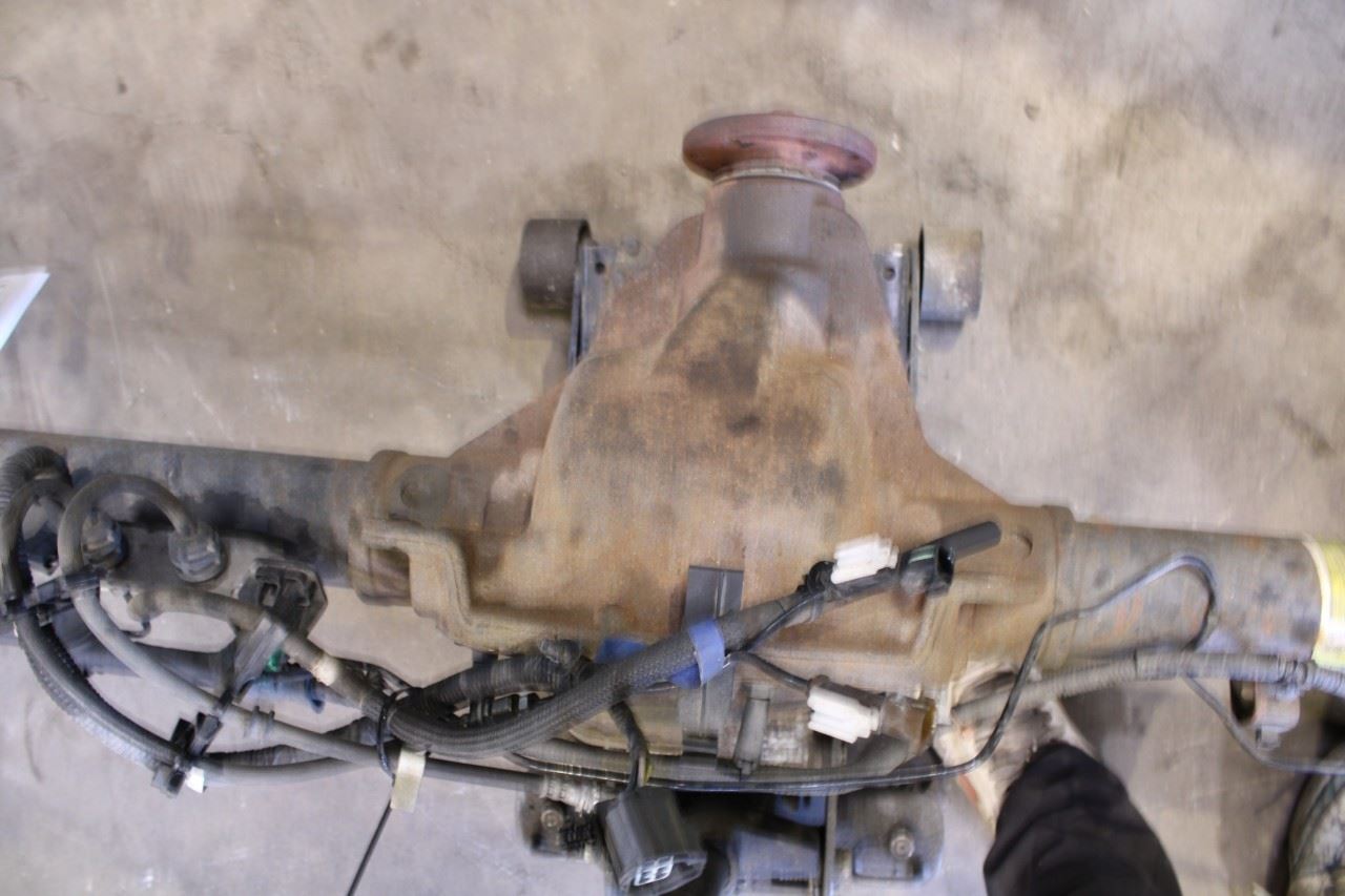 21-26 Ford F150 XLT Supercrew RWD Rear Differential Carrier 8.8 ring 3.15 ratio8