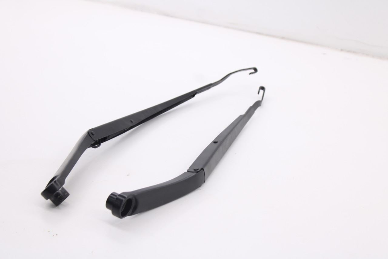 2021-25 Hyundai Elantra SE Front Left and Right Windshield Wiper Arm 98321-AA0003
