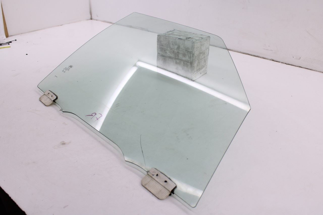 2010-2012 Land Rover Range Rover HSE Front Right Door Window Glass LR040919 OEM3