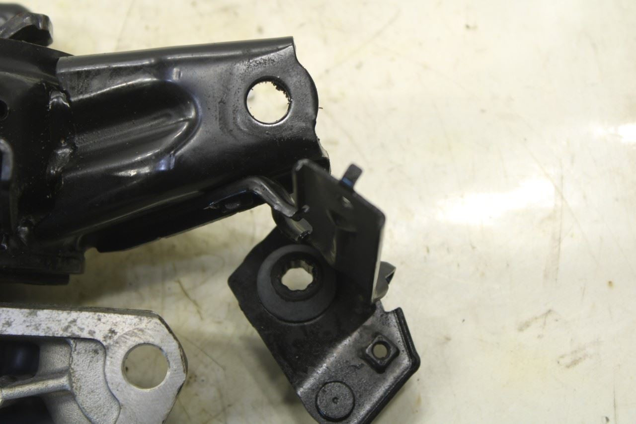 2016-2020 Kia Sorento LX 3.3L Rear Left Transmission Mount Bracket 21830-C5300 - Alshned Auto Parts