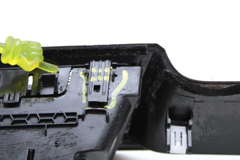 18-2023 Ford Mustang Front Right Dash Air Vent Trim Bezel FR3B-63044B88-BE *ReaD - Alshned Auto Parts