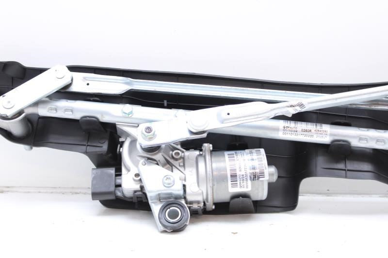2024-2025 Chevrolet Trax Front Wiper Transmission Linkage w/ Motor 42840260 OEM - Alshned Auto Parts