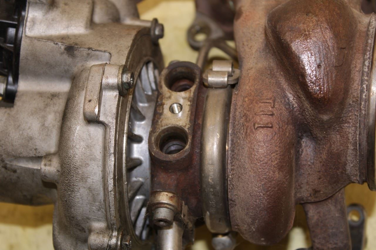 2014-20 Maserati Ghibli S Q4 3.0L AWD Left Side Engine Turbocharger Manifold 57K - Alshned Auto Parts