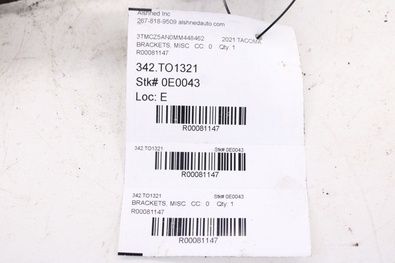 2005-23 Toyota Tacoma SR5 3.5L Front Left Side Axle Differential Support Bracket11