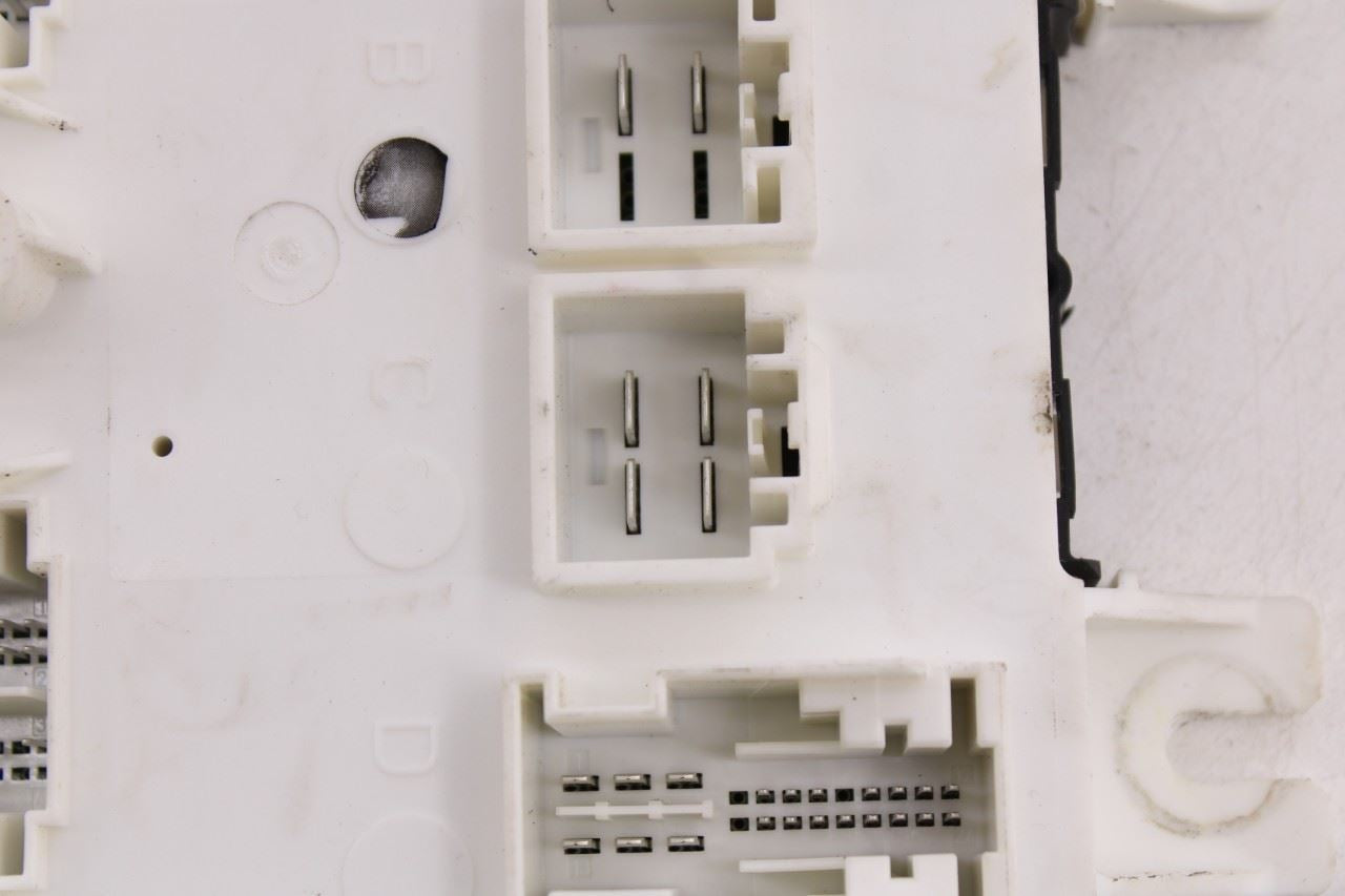 2014-2024 RAM 1500 Classic Express Quad Cab Body Computer Control Module BCM BCU8